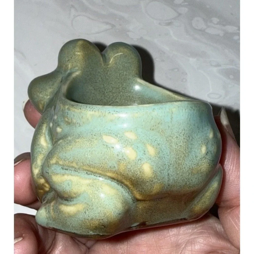 Pair Of Green Frog/Toad Figurines Indoor/Lawn Garden Ceramic Sculpture Decor